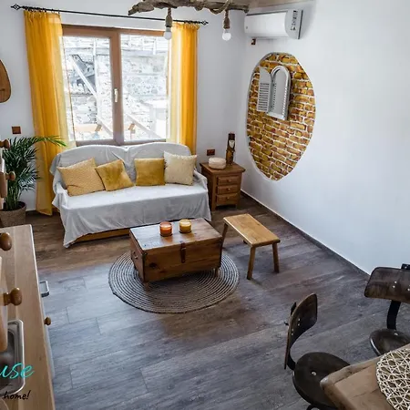 Our House Апартаменти *