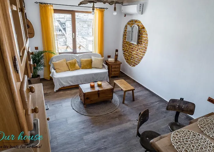 Our House Апартамент *